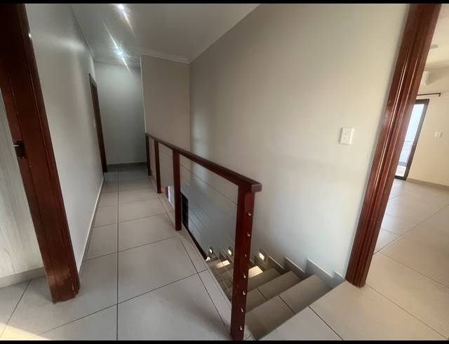 3 BEDROOM HOUSE TO LET IN NEW SALT ROCK CITY